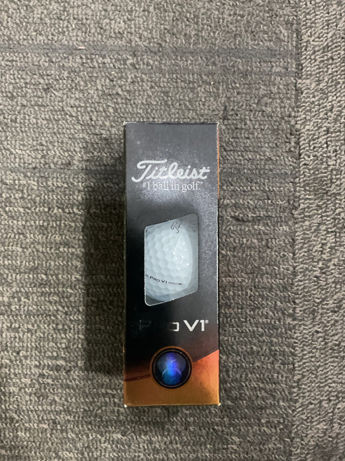 Vist Large View of Product Image Which is Used Titleist PRO V1 3PK 3 Ball - Golf Ball Sleeve