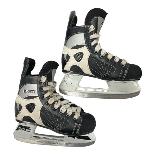 Vist Large View of Product Image Which is Used CCM BLACK STORM Junior Hockey Skate Junior 02