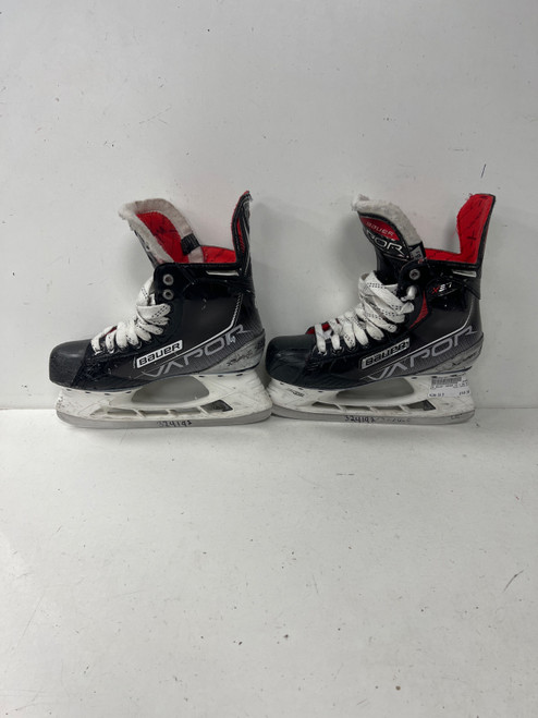 Vist Large View of Product Image Which is Used Bauer VAPOR X3.7 Intermediate Hockey Skate Intermediate 6.5