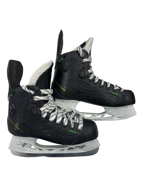 Vist Large View of Product Image Which is Used Reebok RIBCORE 26K Junior Hockey Skate Junior 04
