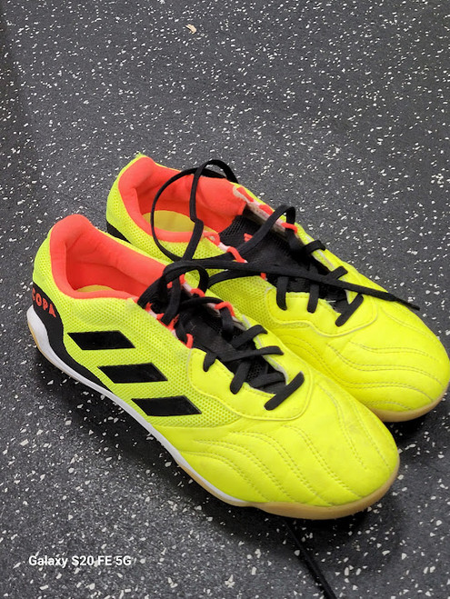 Vist Large View of Product Image Which is Used Adidas Soccer Indoor Shoes Yellow Senior 7.5