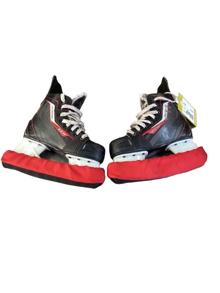 Vist Large View of Product Image Which is Used CCM JET SPEED 250 Junior Hockey Skate Junior 01
