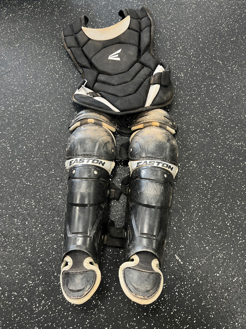 Vist Large View of Product Image Which is Used Easton BLACK MAGIC 2.0 COMPLETE SET YOUTH SMALL Catchers Helmet w/Mask Black SM