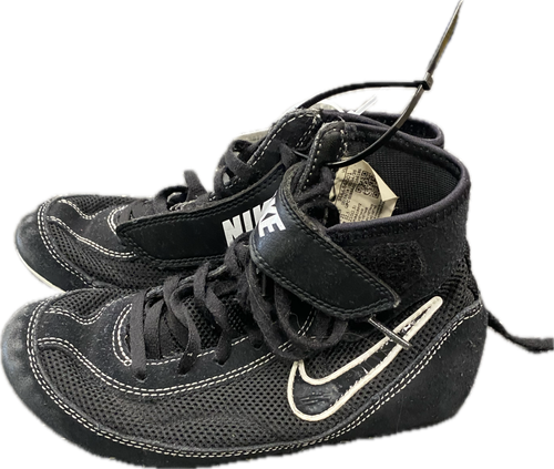 Vist Large View of Product Image Which is Used Nike Wrestling Shoes Black Junior 02