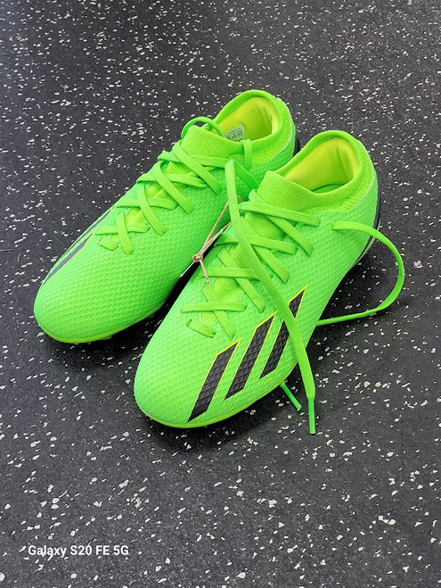 Vist Large View of Product Image Which is Used Adidas Soccer Cleats Neon Green Junior 03