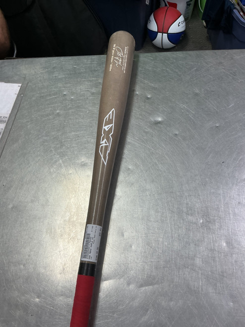 Vist Large View of Product Image Which is Used AXE MB50 MAPLE 32 BB/SB Wood Bat 32"