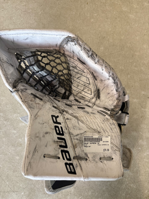 Vist Large View of Product Image Which is Used Bauer SUPREME 3S Inter Goalie Catcher None