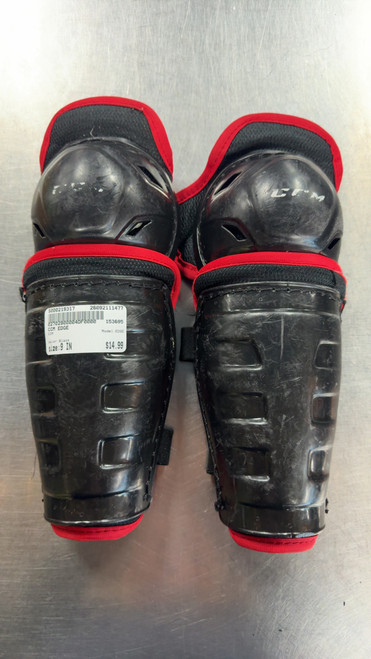 Vist Large View of Product Image Which is Used CCM EDGE Youth Shin Guards Black 9"