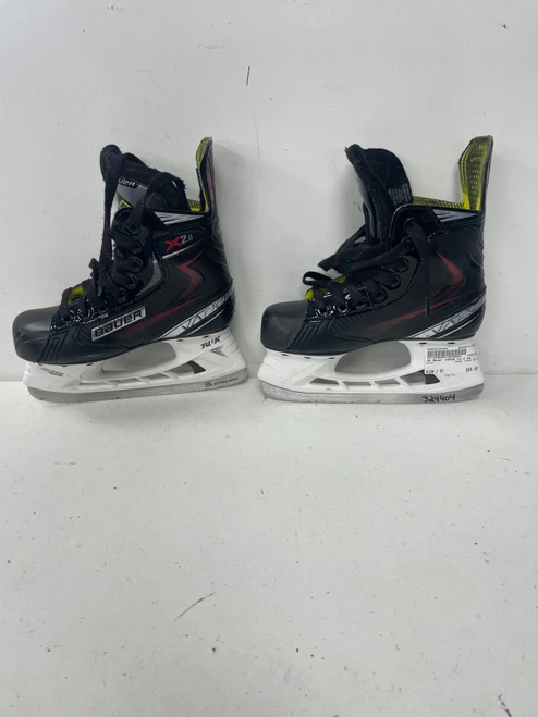 Vist Large View of Product Image Which is Used Bauer VAPOR X2.6 Junior Hockey Skate Junior 01