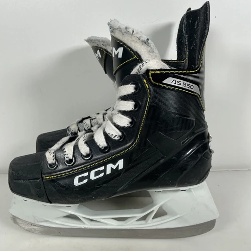 Vist Large View of Product Image Which is Used CCM TACKS AS 550 Hockey Skate Jr 01