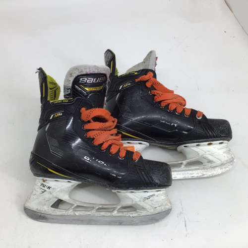 Vist Large View of Product Image Which is Used Bauer SUPREME M5 INT 5.5 FIT 2 HOCKEY SKATE Intermediate Hockey Skate Intermediate 5.5