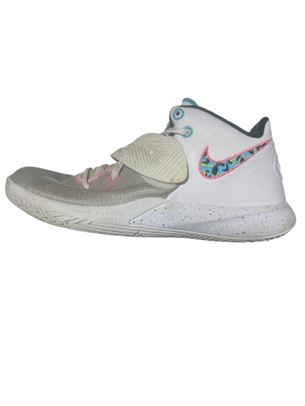Vist Large View of Product Image Which is Used Nike KYRIE FLYTRAP 3 Basketball Shoes M Orange Senior 10.5