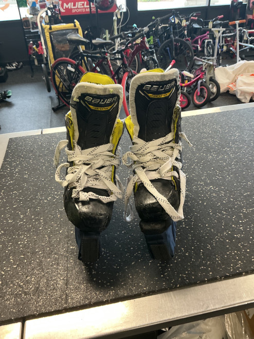 Vist Large View of Product Image Which is Used Bauer SUPREME M4 Senior Hockey Skate Senior 5