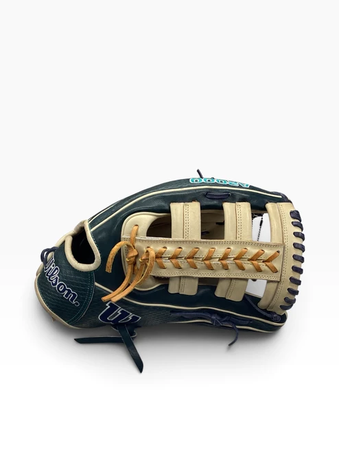 Vist Large View of Product Image Which is Used Wilson WILSON A2000 JR44 12.75 IN BB/SB Glove RH Throw Green 12 3/4"