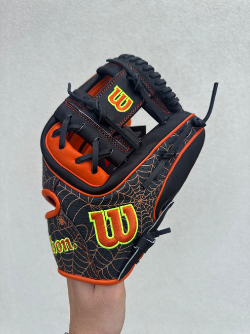 Vist Large View of Product Image Which is New WILSON A2000 GOTM LE OCT26 11.5”