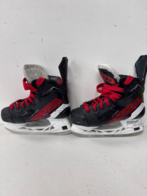 Vist Large View of Product Image Which is Used CCM JETSPEED FT670 Junior Hockey Skate Junior 02.5 (new= $200)