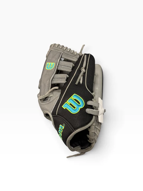 Vist Large View of Product Image Which is Used Wilson A2000 BB/SB Glove RH Throw None 13"