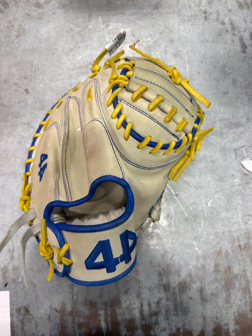 Vist Large View of Product Image Which is Used 44 PRO CATCHERS MITT BB/SB Catchers RH Throw Grey 32 1/2"
