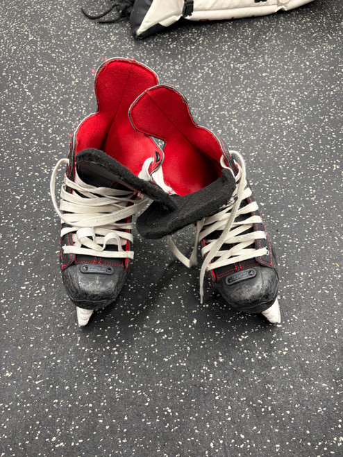 Vist Large View of Product Image Which is Used Bauer NS Junior Hockey Skate Junior 01