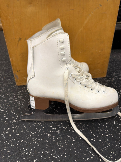Vist Large View of Product Image Which is Used Jackson GLACIER 520 Girls Figure Skate White Junior 04