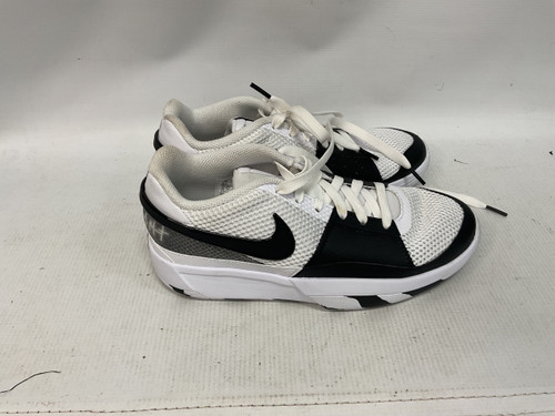 Vist Large View of Product Image Which is Used Nike Basketball Shoes Y Black And White Youth 06.5