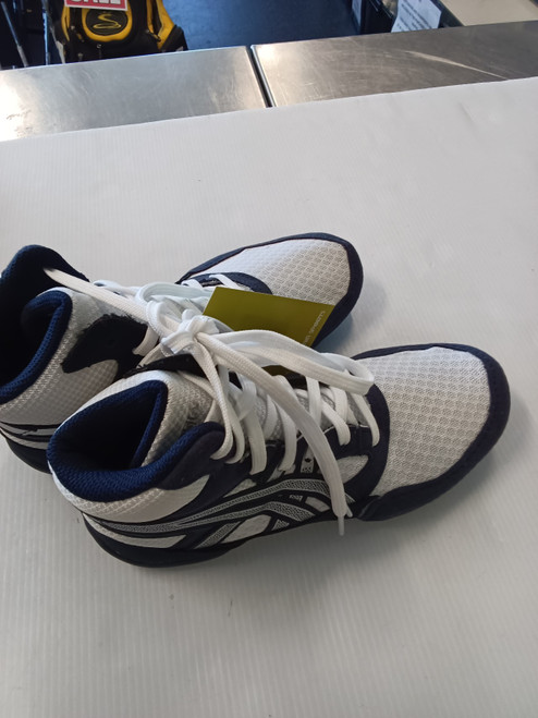 Vist Large View of Product Image Which is Used Asics Wrestling Shoes Navy Blue Junior 03.5