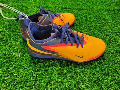 Vist Large View of Product Image Which is Used Nike Phantom Indoor Shoes Size 2.5