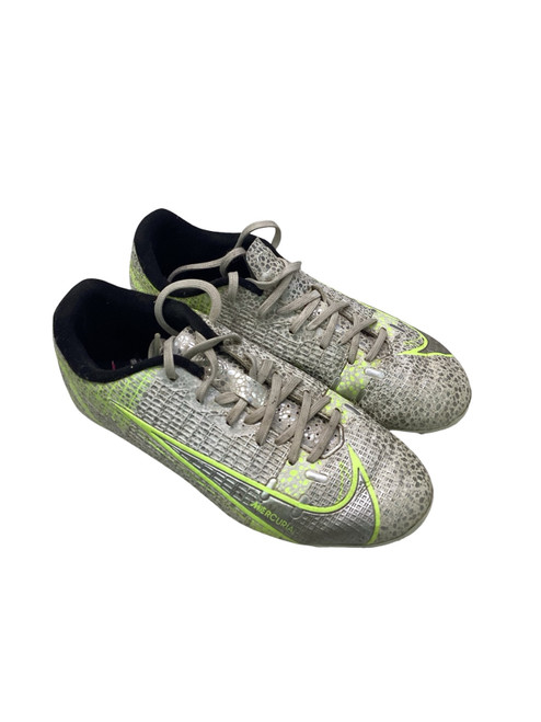 Vist Large View of Product Image Which is Used Nike MERCURIAL Soccer Cleats White Junior 01.5