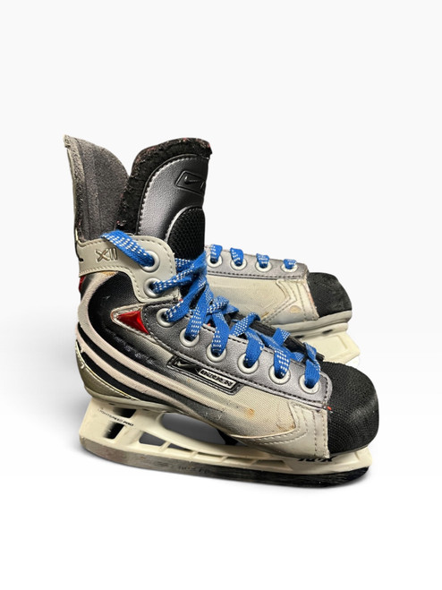 Vist Large View of Product Image Which is Used Bauer VAPOR XII Youth Hockey Skate Youth 12.0