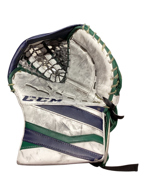 Vist Large View of Product Image Which is Used CCM EXTREME FLEX III Senior Goalie Catcher Green