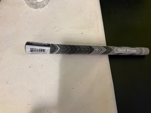 Vist Large View of Product Image Which is Used Golf Pride MCC PLUS 4 STANDARD GRIP Golf Accessory