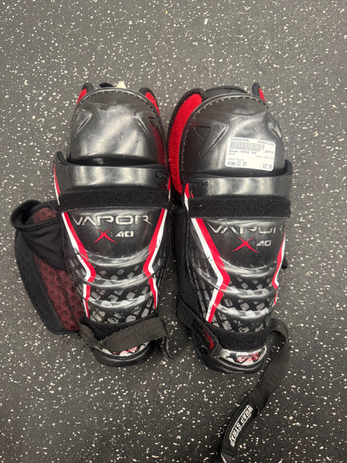 Vist Large View of Product Image Which is Used Bauer VAPOR X40 Junior Shin Guards Black 11"