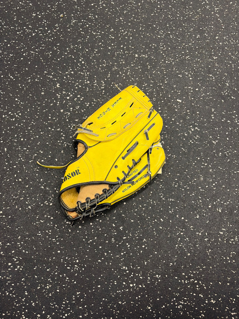 Vist Large View of Product Image Which is Used WINDSOR 33007 BB/SB Glove RH Throw Yellow 11"