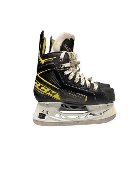 Vist Large View of Product Image Which is Used CCM VECTOR SUPER TACKS Junior Hockey Skate Junior 01