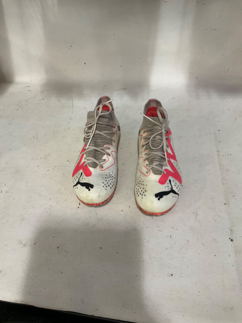 Vist Large View of Product Image Which is Used Puma Soccer Cleats White Junior 01.5