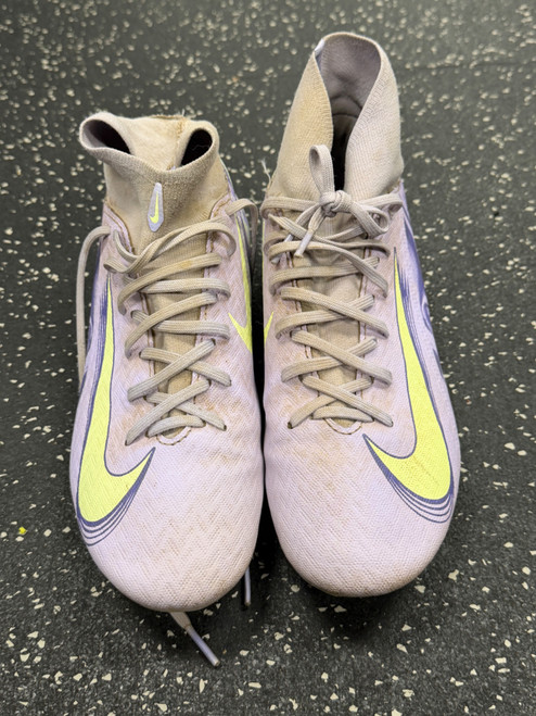 Vist Large View of Product Image Which is Used Nike Soccer Cleats Pink Senior 6
