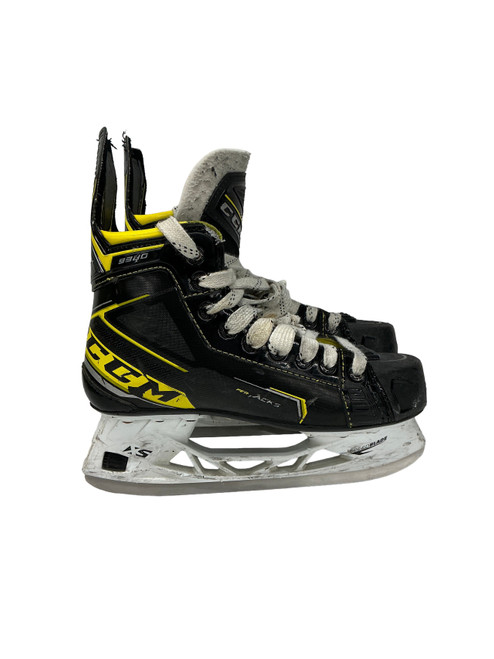 Vist Large View of Product Image Which is Used CCM SUPER TACKS 9380 Senior Hockey Skate Senior 5.5