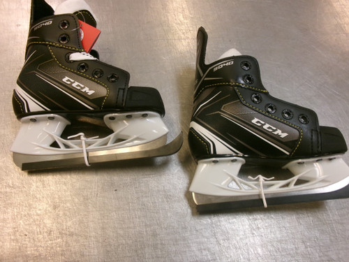 Vist Large View of Product Image Which is Used CCM TACKS 9040 Youth Hockey Skate Youth 09.0