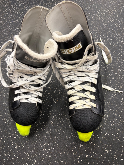 Vist Large View of Product Image Which is Used CCM CHAMPION 90 Junior Hockey Skate Junior 04