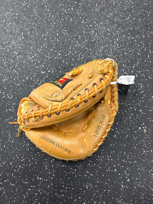 Vist Large View of Product Image Which is Used Easton EX221 BB/SB Catchers RH Throw Brown 31 1/2"