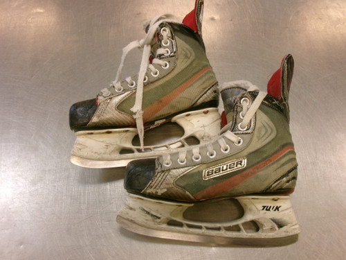 Vist Large View of Product Image Which is Used Bauer X 4.0 Junior Hockey Skate Junior 04