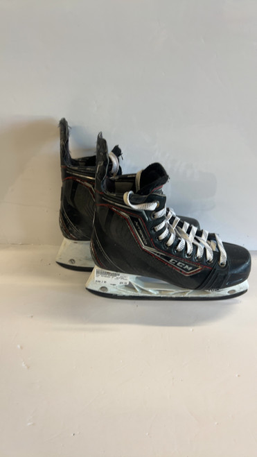 Vist Large View of Product Image Which is Used CCM JETSPEED Junior Hockey Skate Junior 05