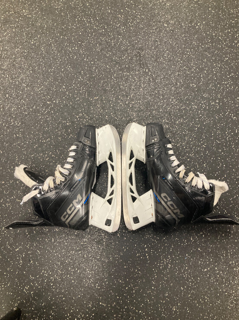 Vist Large View of Product Image Which is Used CCM JETSPEED FT675 Senior Hockey Skate Senior 7.5