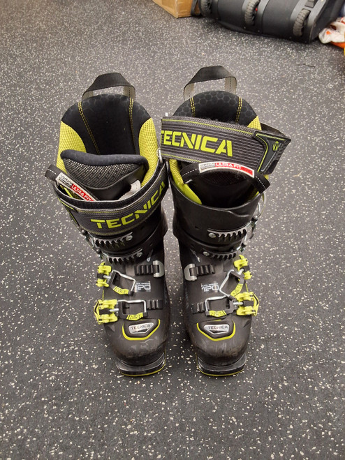 Vist Large View of Product Image Which is Used Tecnica COCHISE 120 Mens DH Ski Boot Black 230 MP - J05 - W06