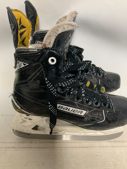 Vist Large View of Product Image Which is Used Bauer SUPREME IGNITE PRO+ Intermediate Hockey Skate Intermediate 4.5