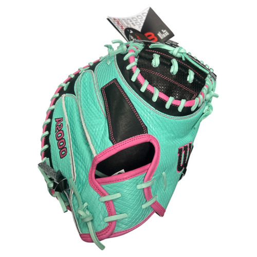 Vist Large View of Product Image Which is New Wilson A2000 M23 BB/SB Catchers RH Throw None 33 1/2"