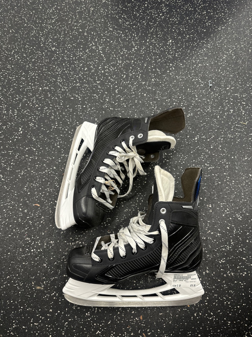 Vist Large View of Product Image Which is Used Bauer VAPOR VOLT Senior Hockey Skate Senior 10