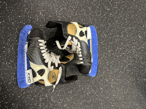 Vist Large View of Product Image Which is Used CCM 252 TACKS Senior Hockey Skate Senior 6