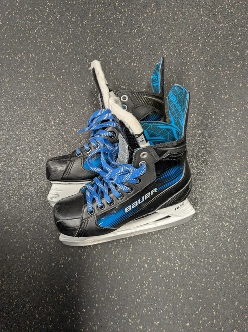 Vist Large View of Product Image Which is Used Bauer X Intermediate Hockey Skate Intermediate 4.5