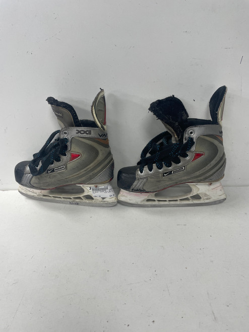 Vist Large View of Product Image Which is Used Bauer VAPOR XXII Junior Hockey Skate Junior 04